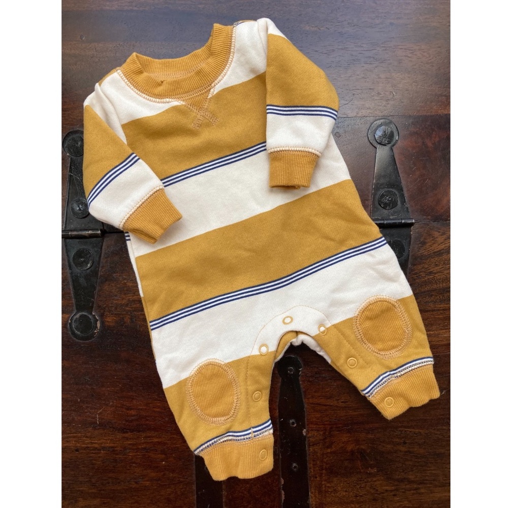 Carter's baby outfit